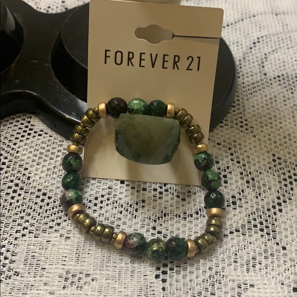 Forever 21 green ring size 7 and bracelet.